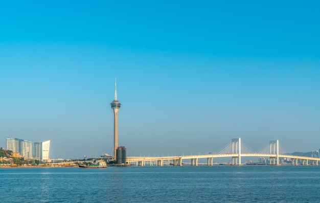 Paesaggi costieri ed edifici moderni a Macao, Cina