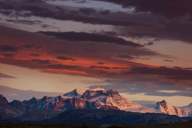 Paesaggi della Patagonia nel sud dell'Argentina. Bellissimi paesaggi naturali.