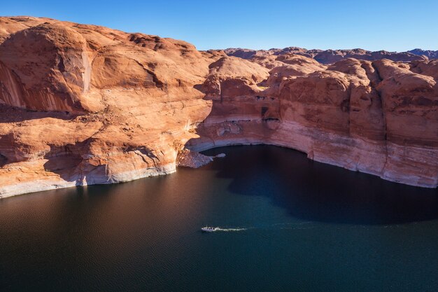 Paesaggi insoliti nel lago Powell, USA.