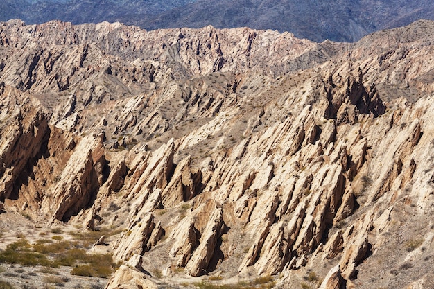 Paesaggi panoramici del nord dell'Argentina. Bellissimi paesaggi naturali stimolanti.