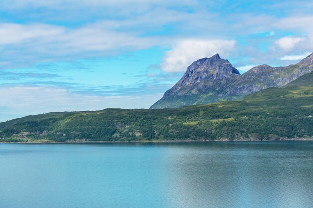 Paesaggi pittoreschi della Norvegia settentrionale