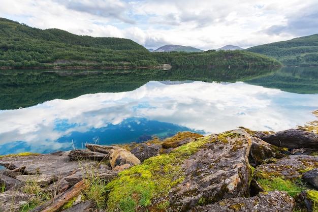 Paesaggi pittoreschi della Norvegia settentrionale