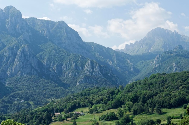 Paesaggio alpino vicino a Lecco, Lombardia, Italia