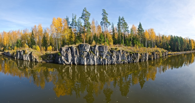 Paesaggio autunnale scandinavo