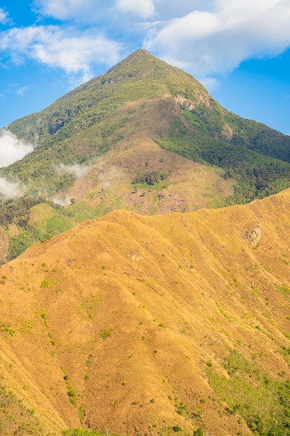 Paesaggio con cielo e nuvole