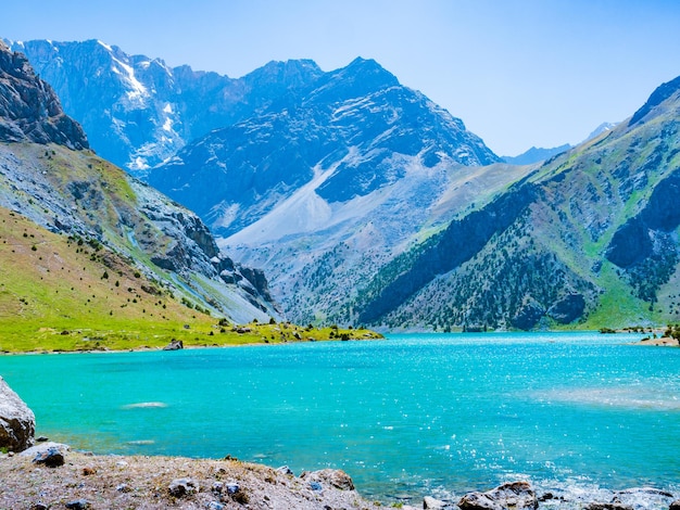 Paesaggio con laghi Kulikalon nelle montagne di Fann. Tagikistan, Asia centrale