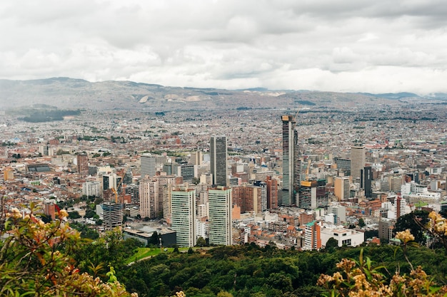 Paesaggio degli edifici del centro cittadino di Bogotà in Colombia