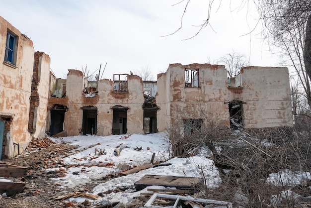 Paesaggio del dopoguerra Edificio distrutto Rovine di guerra Città distrutta dopo i bombardamenti Città morta Edifici bombardati Edifici detriti Distruzione di guerra