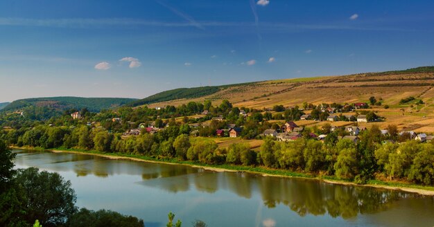 Paesaggio del fiume Dnister