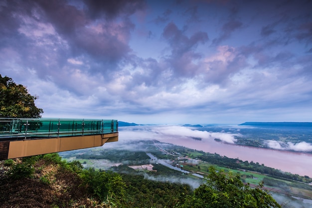 Paesaggio del fiume Mekong nel confine della Thailandia e del Laos.