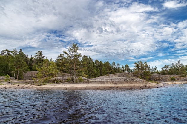 Paesaggio del lago Ladoga