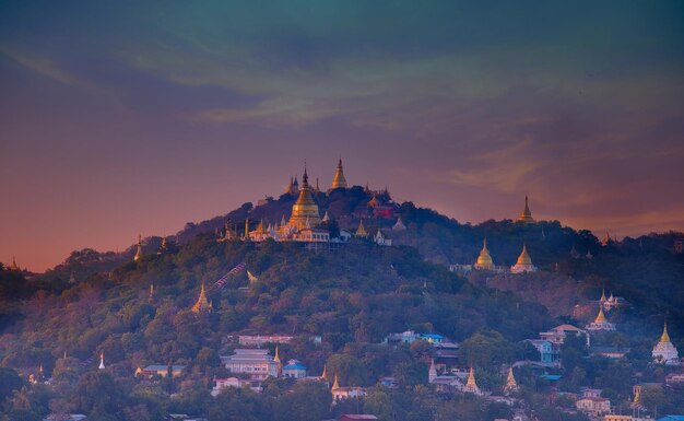 Paesaggio del tramonto in Myanmar