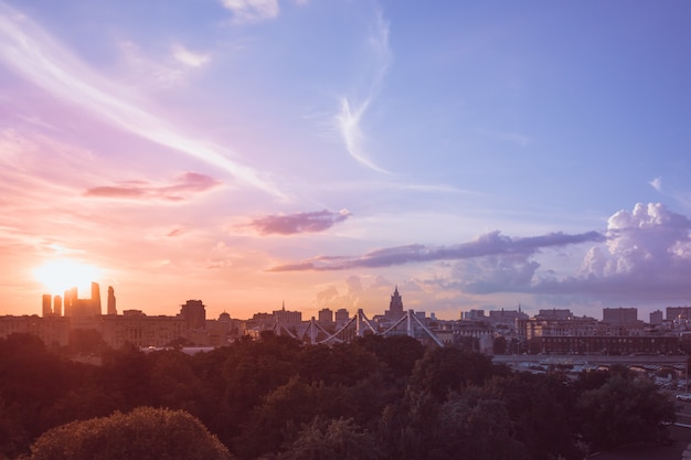 Paesaggio della città di Mosca al tramonto