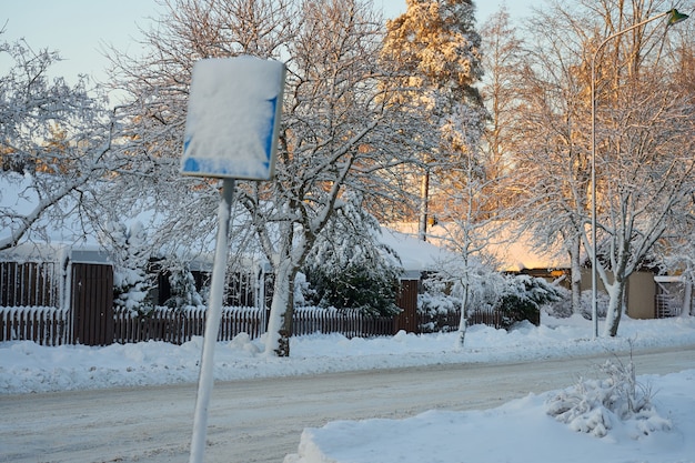 paesaggio della città innevata