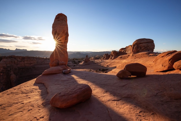 Paesaggio della formazione rocciosa di arenaria unica nel deserto Sfondo della natura americana