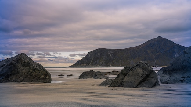 Paesaggio della spiaggia di Skagsanden a Lofoten, Norvegia