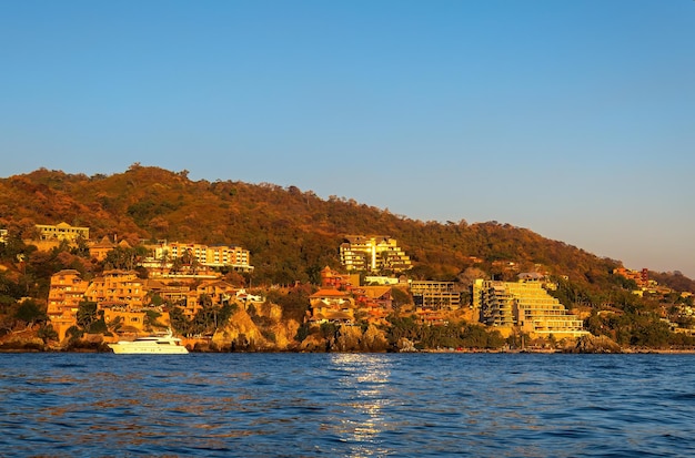 Paesaggio della spiaggia di Zihuatanejo a Guerrero