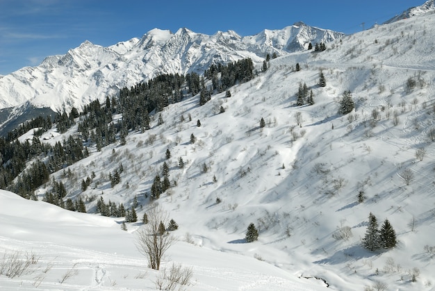 paesaggio delle Alpi in Francia entro l'inverno