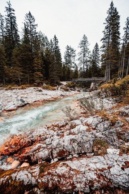 Paesaggio delle Dolomiti Val di Fanes Escursionismo natura nelle Dolomiti Italia vicino a Cortina d'Ampezzo Le cascate di Fanes Cascate di Fanes Dolomiti Italia