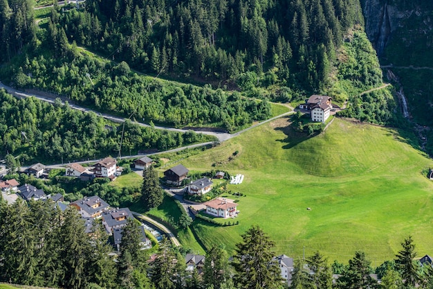 Paesaggio delle montagne delle Alpi in Italia