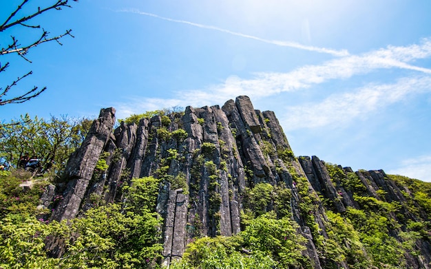 Paesaggio delle rocce verticali del monte Mudeungsan a Gwangju, in Corea del Sud