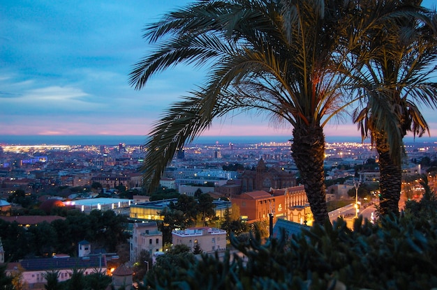 Paesaggio di Barcellona durante il tramonto