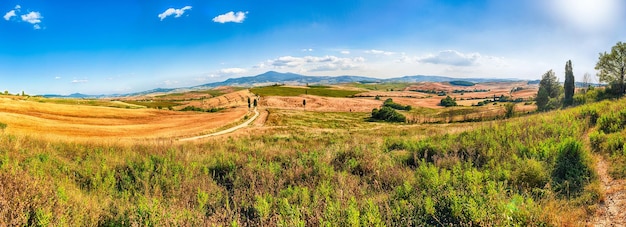 Paesaggio di campi asciutti in campagna in Toscana Italia