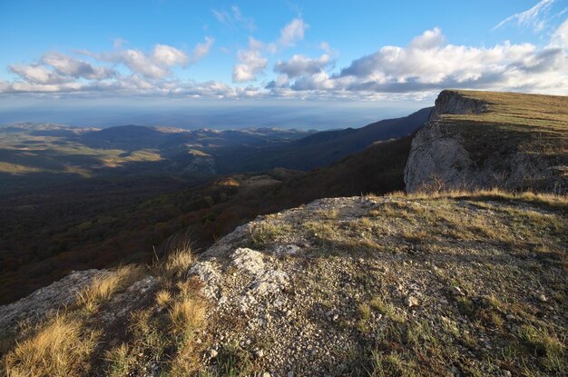 Paesaggio di montagna autunnale Composizione della natura