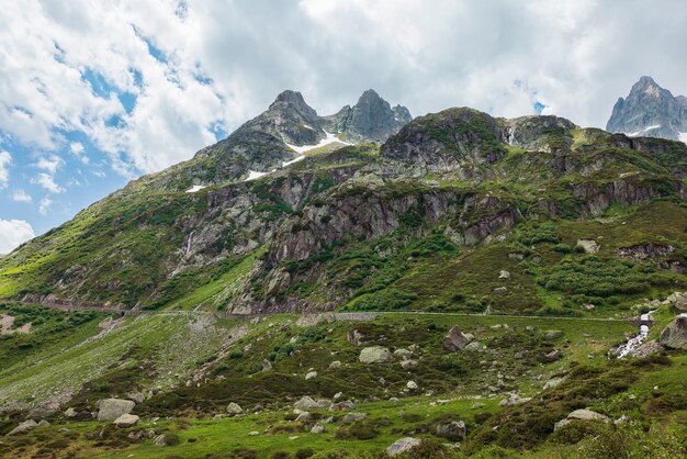 Paesaggio di montagna del Sustenpass nelle alpi svizzere