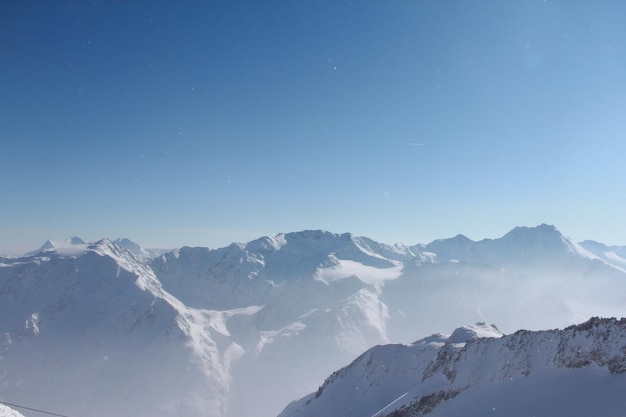 Paesaggio di montagna invernale Alpi nella stazione sciistica di Solden Austria