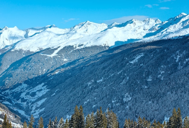 Paesaggio di montagna invernale. Kappl regione sciistica nelle montagne tirolesi, Austria.