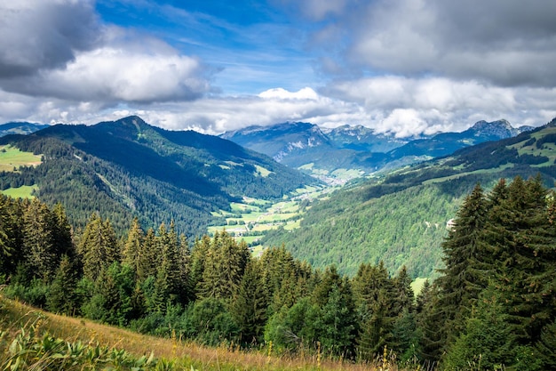 Paesaggio di montagna nel Grand-Bornand, Alta Savoia, Francia