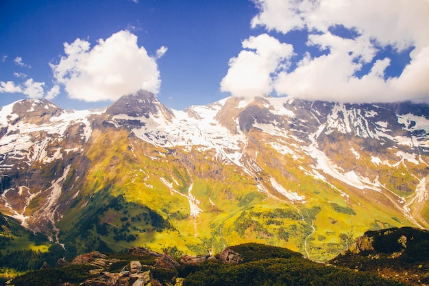 Paesaggio di montagna rocciosa in Austria