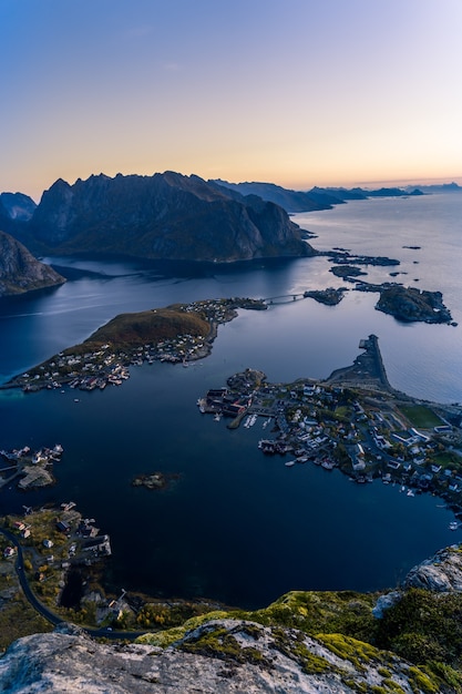 Paesaggio di Reinebringen a Reine, Lofoten, Norvegia