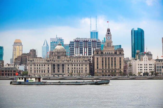 Paesaggio di Shanghai di vecchio edificio a huangpu riverside