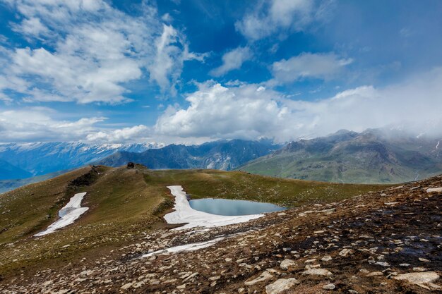 Paesaggio himalayano indiano in Himalaya