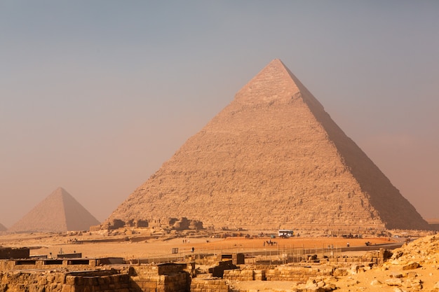 Paesaggio in Egitto. Piramide nel deserto. Africa. Meraviglia del mondo