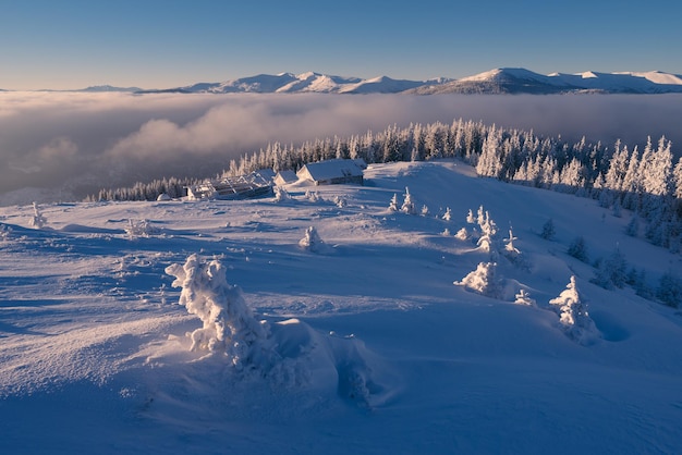 Paesaggio invernale in una mattina di sole