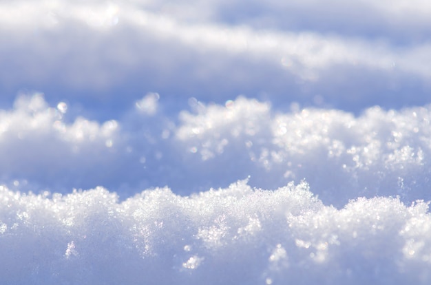 Paesaggio invernale neve con cumuli di neve