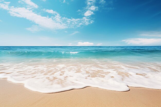 Paesaggio marino di spiaggia estiva e onde marine che attraversano la riva sabbiosa creata con la tecnologia