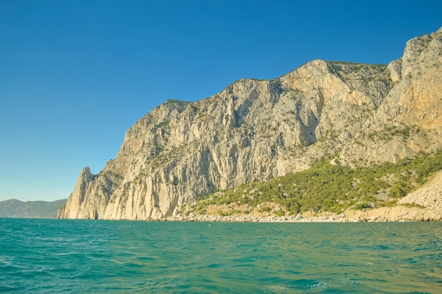 Paesaggio montano roccia e acqua, filtro filtro