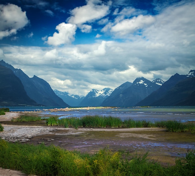 Paesaggio naturale al fiordo di geiranger