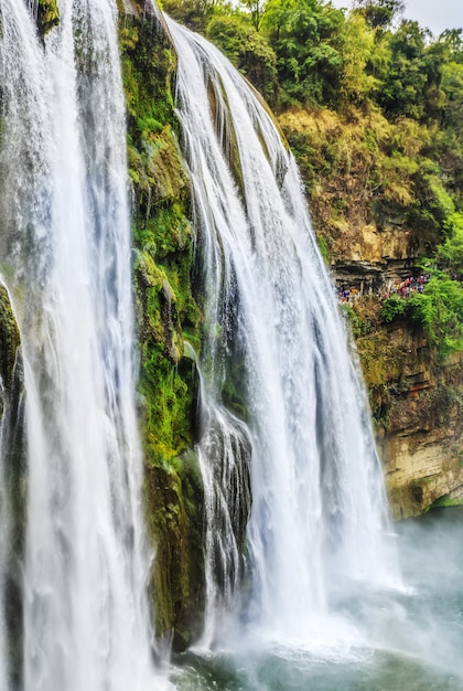 Paesaggio naturale della cascata di Huangguoshu nel Guizhou