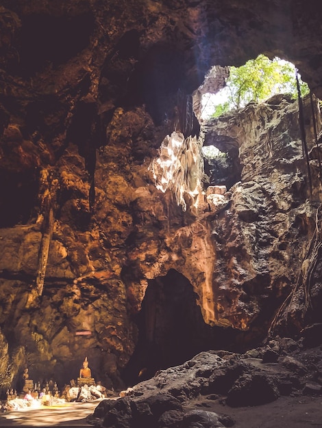 paesaggio naturale della grotta