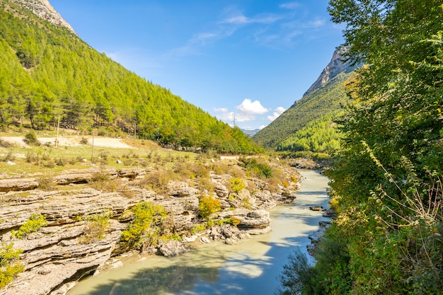 Paesaggio naturale tranquillo e silenzioso.