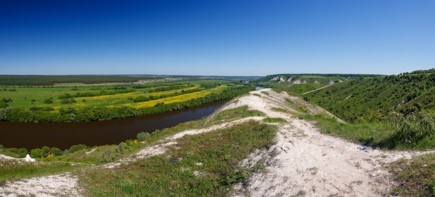 Paesaggio nella valle del fiume Don nella Russia centrale