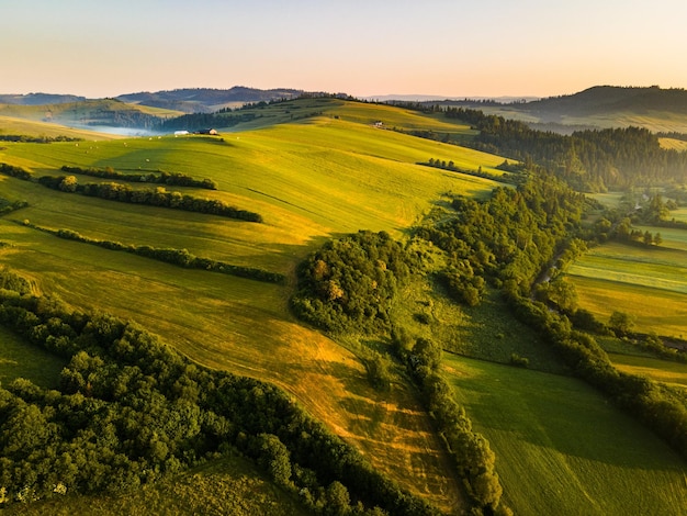 Paesaggio rurale di Spis Village Kacwin a Podhale Polonia Drone View