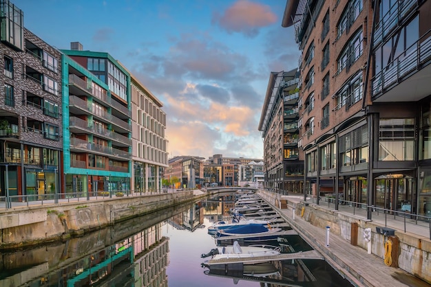 Paesaggio urbano dell'orizzonte della città del centro di Oslo in Norvegia