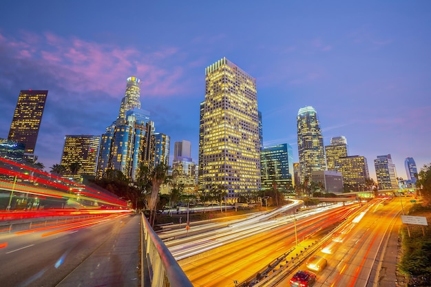 Paesaggio urbano dell'orizzonte della città di Los Angeles del centro di Los Angeles