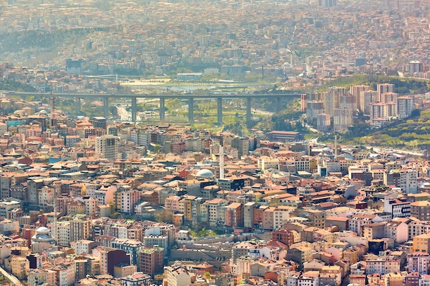 Paesaggio urbano della parte europea di Istanbul Ripresa attraverso il vetro Stile retrò